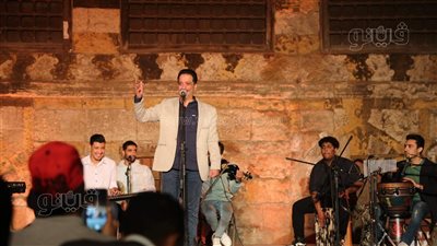 على الهلباوي يشعل حفلات ليالي رمضان بالابتهالات الصوفية| فيديو وصور 