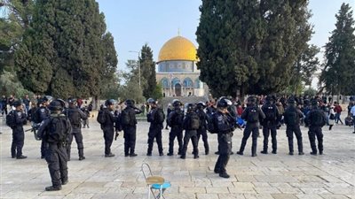 مصرع مستوطن وإصابة 4 آخرين في حادث طعن شرق تل أبيب 