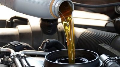 صيانة السيارات… 6 أسباب تدفعك لتغيير زيت محرك سيارتك 