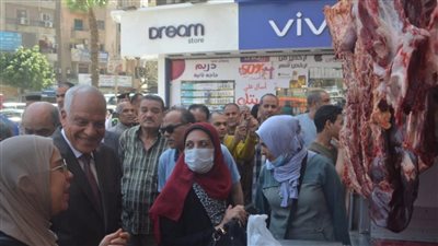 محافظ الجيزة: لدينا ٣٣٨ منفذا ثابتا لبيع السلع الغذائية بأسعار مخفضة | صور