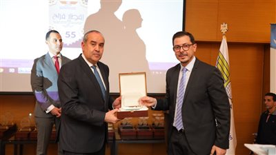 محمد منار: الاحترام المتبادل أساس نجاح مهنة الطيران وسمة تتوارثها الأجيال