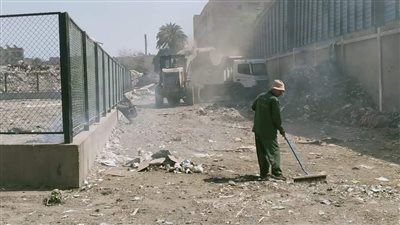رفع 25 نقلة مخلفات في حملة ببولاق الدكرور| صور