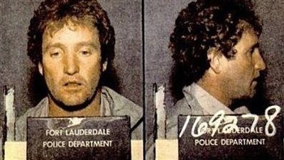 أغرب حوادث السرقة في العالم.. مسئول إيطالي يفقد معطفه على الهواء.. ولص كورونا الأشهر | فيديو وصور