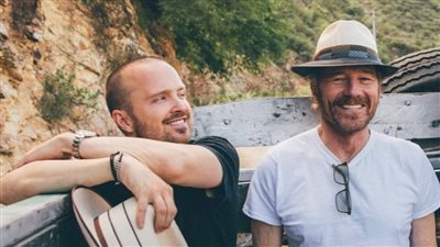  آرون باول يختار برايان كرانستون الأب الروحي لمولوده الجديد