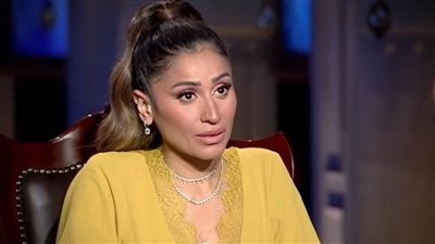دينا الشربيني تكشف قصة تعرضها للخيانة من صديقتها | فيديو