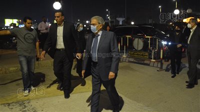 عمرو موسى وبكري والخشت يشاركون في عزاء والدة حسام بدراوي بمسجد الشرطة | فيديو 