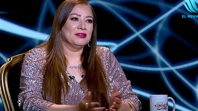 الفنانة انتصار تكشف للمرة الأولى عن خطوبتها من شخصية مرموقة | فيديو