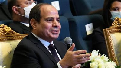 السيسي يستمع إلى شرح تفصيلي عن موسم حصاد القمح بالأراضي الزراعية بتوشكى
