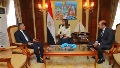 وزارة الهجرة ومؤسسة شباب القادة تبحثان سبل التعاون