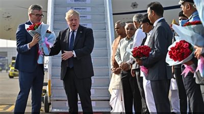 جونسون يصل إلى الهند للقاء مودي ويوقع اتفاقات اقتصادية