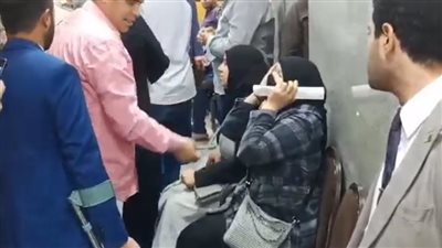 انهيار ولطم أسر حسن راتب وعلاء حسانين بعد الحكم عليهم بالمشدد في قضية الآثار | فيديو 