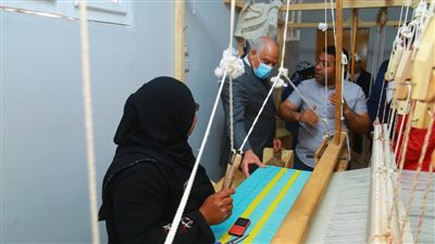 محافظ الجيزة عن مركز استدامة المرأة الريفية: يهدف لإحياء الصناعات التراثية | صور