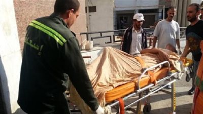 إصابة 3 أشخاص في حادث تصادم سيارة  بعمود إنارة في قنا