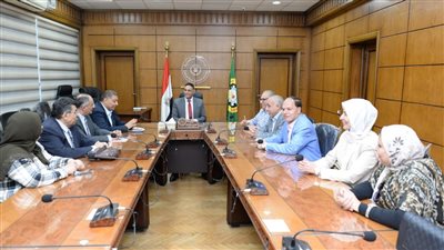 محافظ الدقهلية يناقش مع الري تنفيذ المحور المروري الجديد علي النيل | صور 
