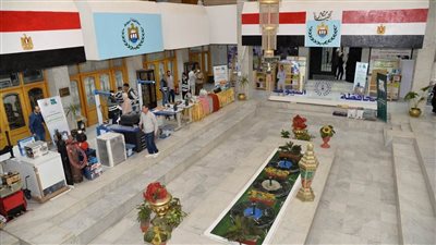 محافظ أسيوط يوزع مساعدات ومشروعات للأسر الأولى بالرعاية بإجمالي 3.3 مليون جنيه 