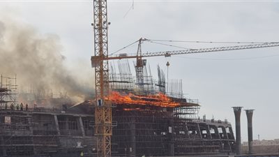 التحقيق في نشوب حريق بمستشفى مجدي يعقوب تحت الإنشاء بأكتوبر | صور