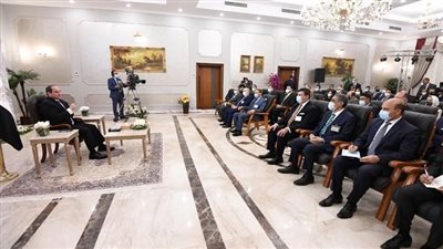 السيسي يستعرض مع الإعلاميين القضية السكانية وتأثيرها السلبي على مسيرة التنمية