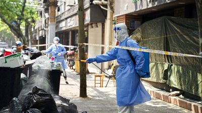 شنغهاي.. أسلوب جديد لتشديد قواعد الحجر على المصابين بكورونا