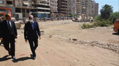 محافظ القليوبية يتابع أعمال تطوير أسفل الكباري في بنها وشبرا 
