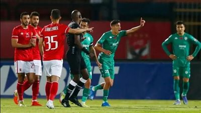 قناة مجانية تنقل مباراة الأهلي والرجاء المغربي غدا