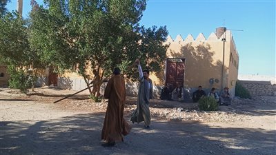 أربعون سنة من فنون العصا.. أقدم شيوخ التحطيب في الصعيد يروي أسرار اللعبة | فيديو