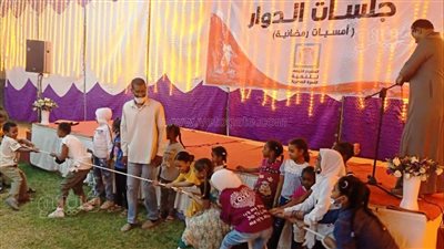 محافظ أسوان يتابع جهود القومى للمرأة والأوقاف بقرى 