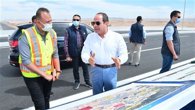 10 صور ترصد تفقد السيسي أعمال التطوير على امتداد طريق القاهرة السويس