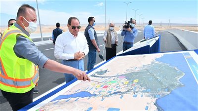 شاهد| السيسي يتفقد أعمال التطوير على امتداد طريق القاهرة السويس