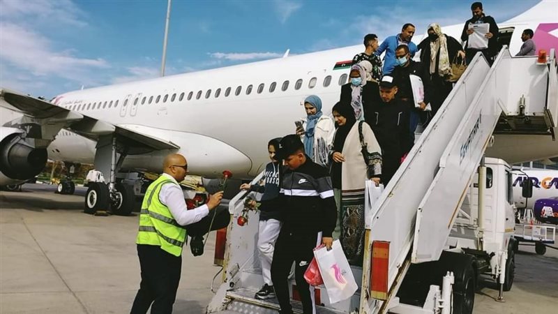 مطار برج العرب يستقبل