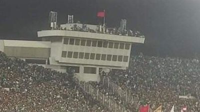 بعد اقتحامه.. امتلاء ملعب مركب محمد الخامس بالجماهير قبل مباراة الأهلي والرجاء | فيديو