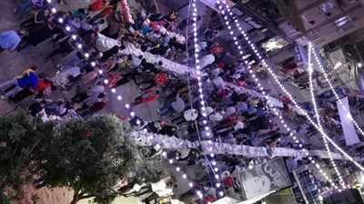 الأهالي يقيمون أكبر مأدبة إفطار بمدينة قليوب | صور 