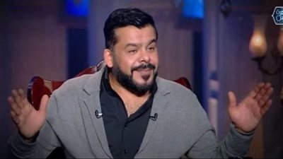 منذر رياحنة يبكي على الهواء: كنت هموت لولا وقفة أحمد عز جنبي | فيديو