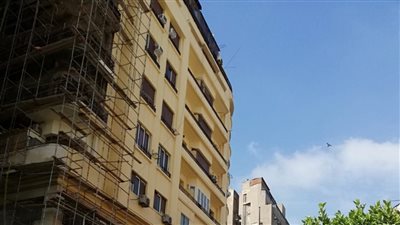 حريق هائل بشقة سكنية بشارع قصر النيل في وسط البلد | صور