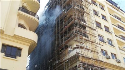 معاينة حريق شقة سكنية استمر لساعات بالتجمع 