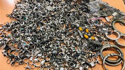 ضبط محاولة تهريب 20 كيلو مشغولات ذهبية وفضية بميناء الغردقة البحري