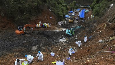 الصين تحكم الرقابة المشددة على التقارير المتعلقة بالطائرة المنكوبة