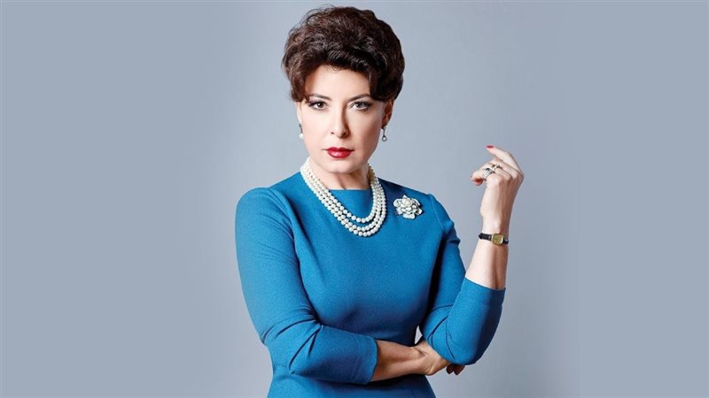 الفنانة أنوشكا