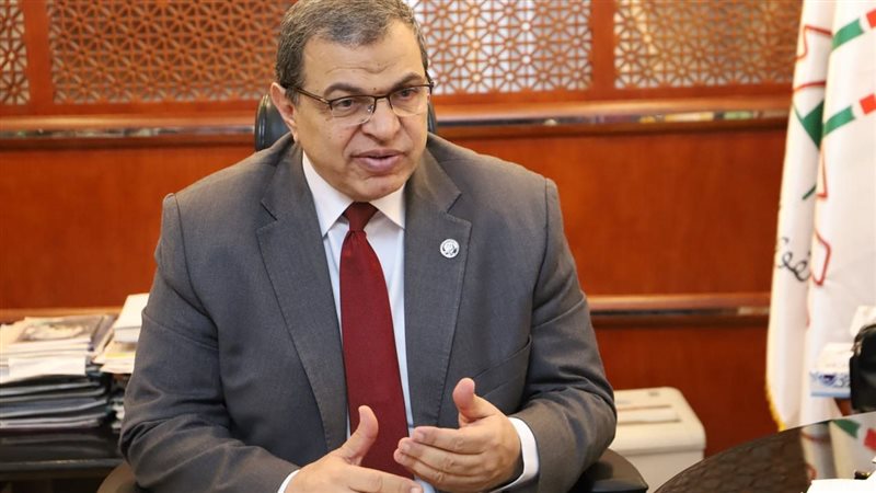 وزير القوي العاملة