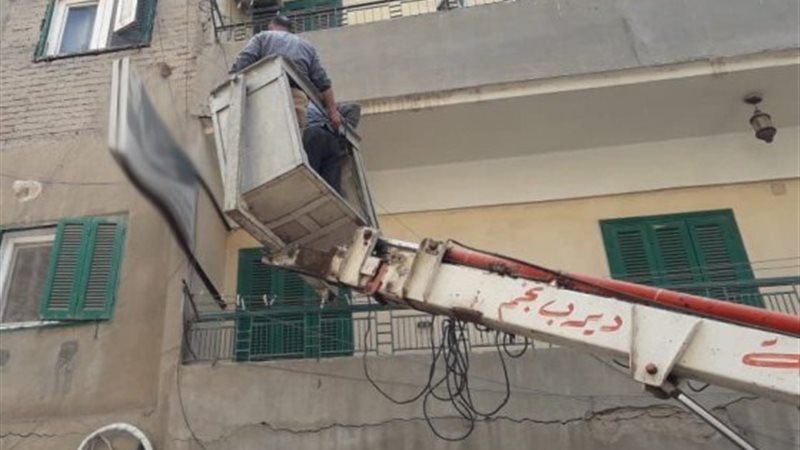 جانب من رفع الاعلانات