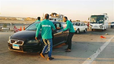 شباب بني سويف يؤدون صلاة الغائب على الأشقاء ضحايا حادث طريق الإسماعيلية