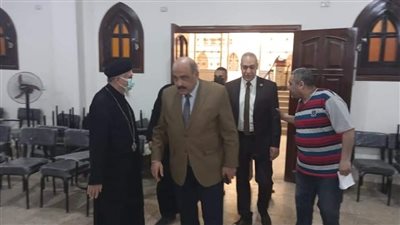 سكرتير عام الجيزة يزور مطرانية طموه للتهنئة بعيد القيامة المجيد | صور