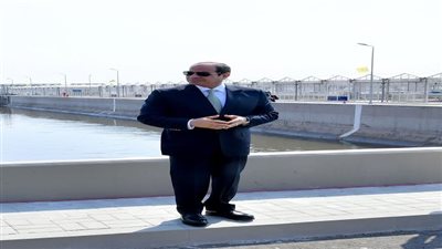 السيسي يتابع جهود رفع كفاءة الطرق من نويبع إلى طابا وتطوير شبكة طرق الصعيد