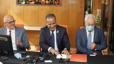 وفد رجال الأعمال  المصريين الأفارقة يزور جامعة سنجور