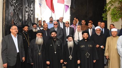 محافظ قنا يهنىء الأقباط بعيد القيامة