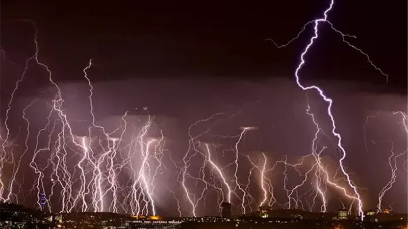 ظاهرة البرق الصاعد