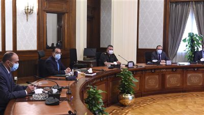 مدبولي يستعرض المشروعات المقترح تنفيذها بالشراكة بين جهاز الخدمة الوطنية وشركات خاصة 