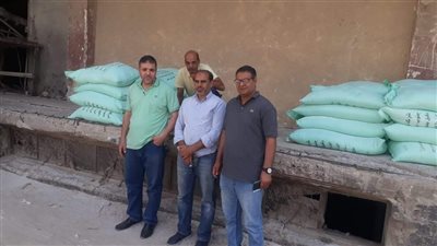  ضبط 55 جوال دقيق مدعم في أطفيح بالجيزة | صور