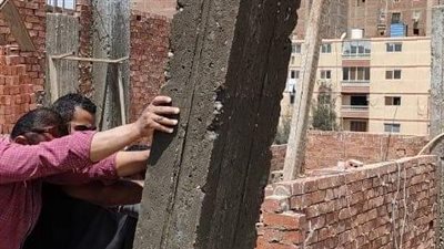 إيقاف أعمال بناء مخالف بالهرم | صور