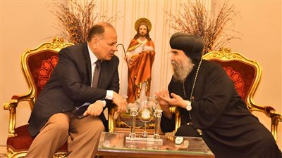 محافظ أسيوط يزور الكنيسة الكاثوليكية ومطرانية الأقباط الأرثوذوكس للتهنئة بعيد القيامة