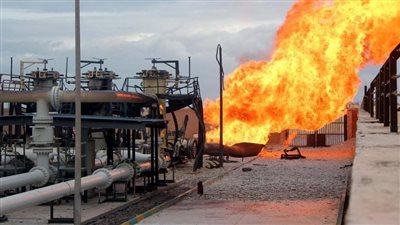 حريق هائل في منشأة تخزين نفط في مدينة بريانسك الروسية | فيديو